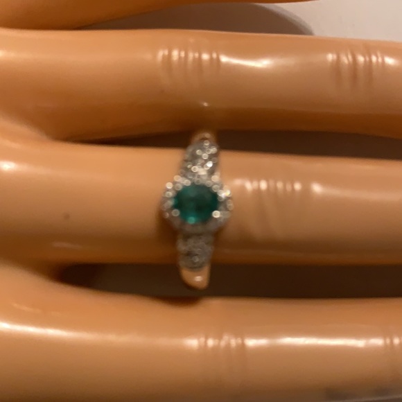 EMERALD RING, SIZE 7 - Picture 6 of 9
